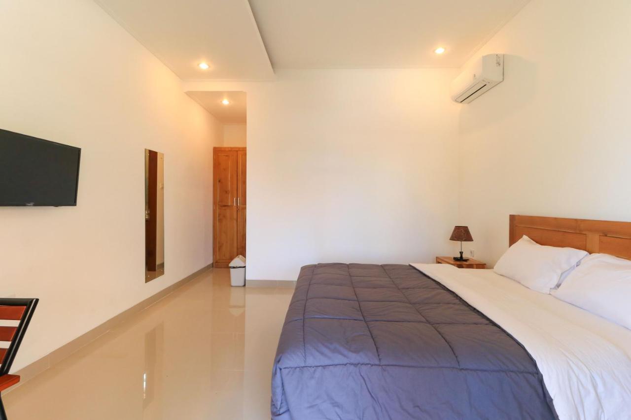 Manu Guest House 2 Canggu Esterno foto
